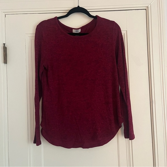Old Navy Tops - Old navy long sleeve D39